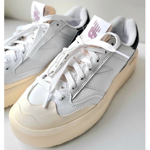 New Balance CT302 NEW White Leather Court Sneakers Mens 7 / Womens 8.5 NWT - Picture 1 of 12